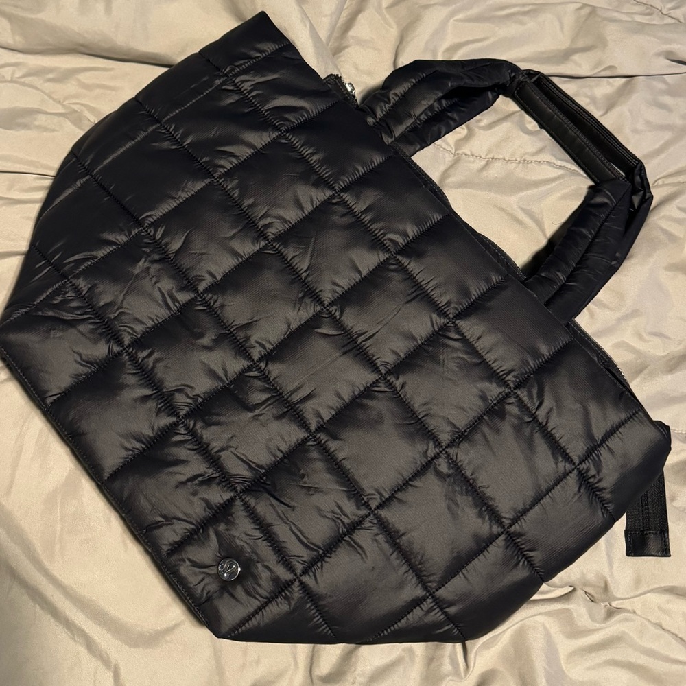Lululemon quilted grid tote